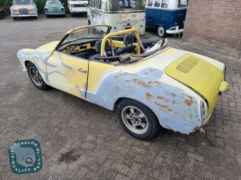 Volkswagen Karmann Ghia Cabriolet 7