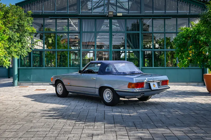 Mercedes-Benz 350 SL (R107) 4