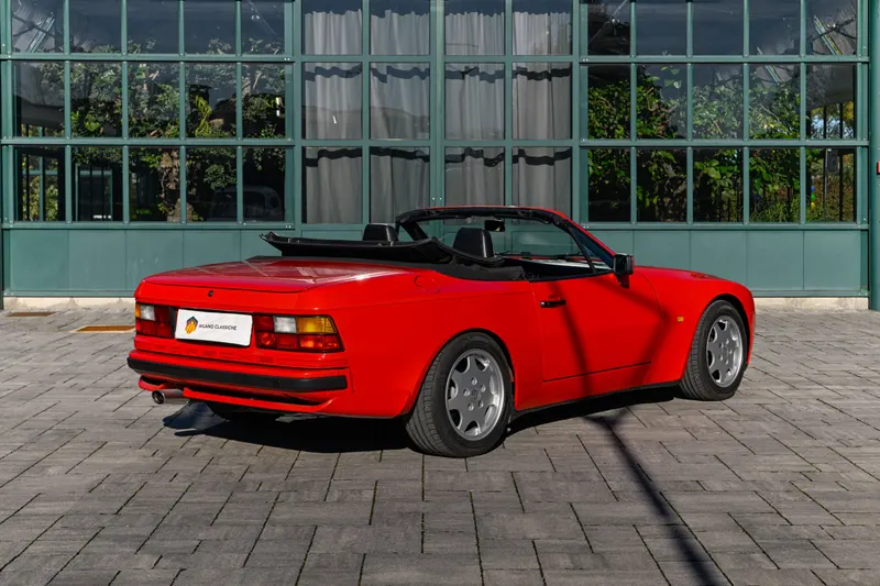 Porsche 944 S2 Cabrio 6