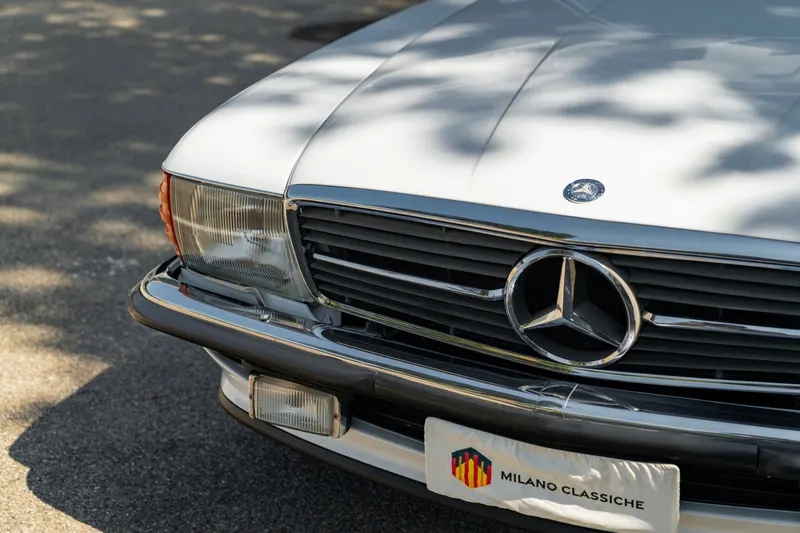 Mercedes-Benz 500 SL R107 11