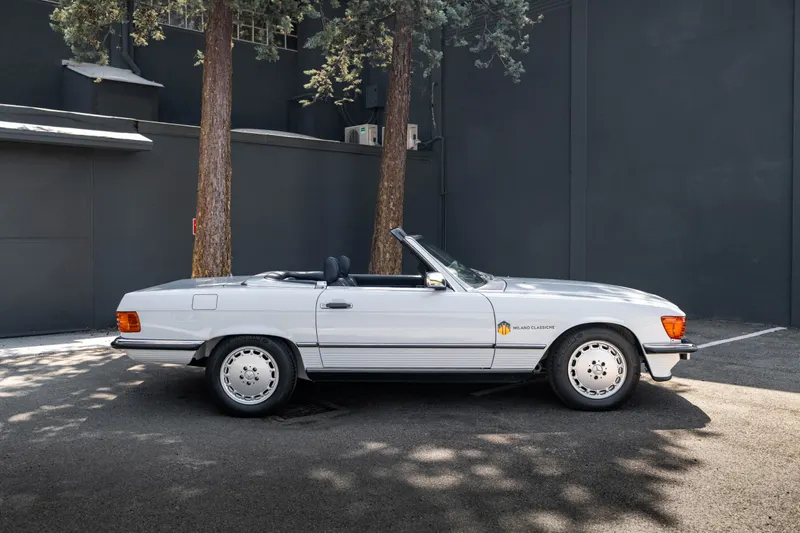 Mercedes-Benz 500 SL R107 7