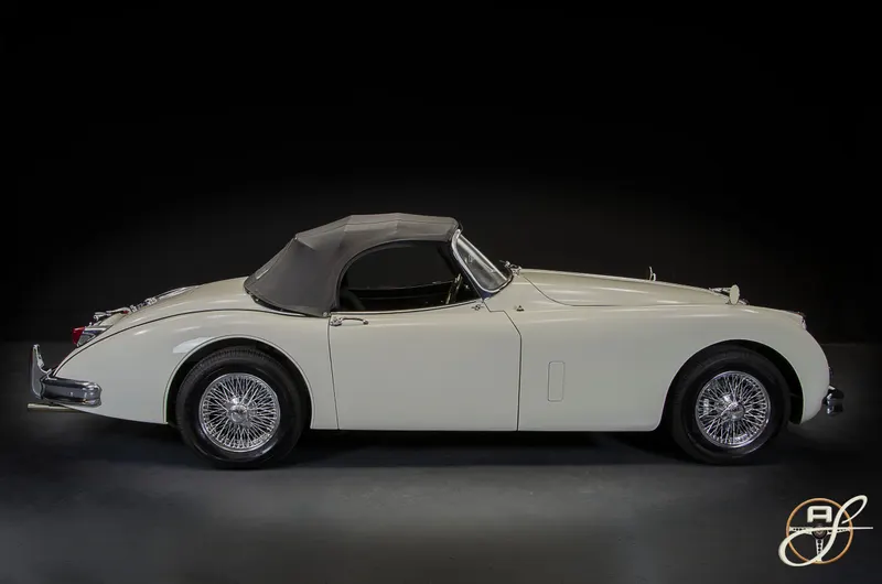 Jaguar XK150 6