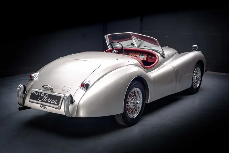 Jaguar XK 120 8