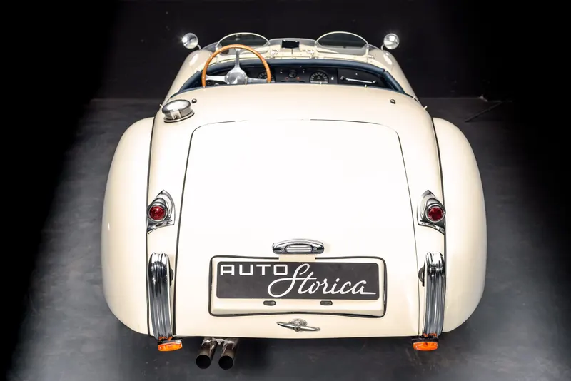 Jaguar XK 120 13