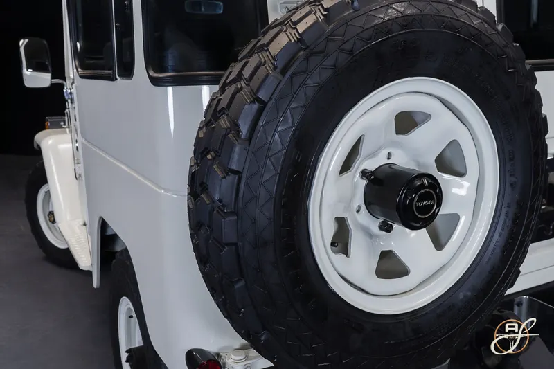 Toyota LandCruiser FJ40 8