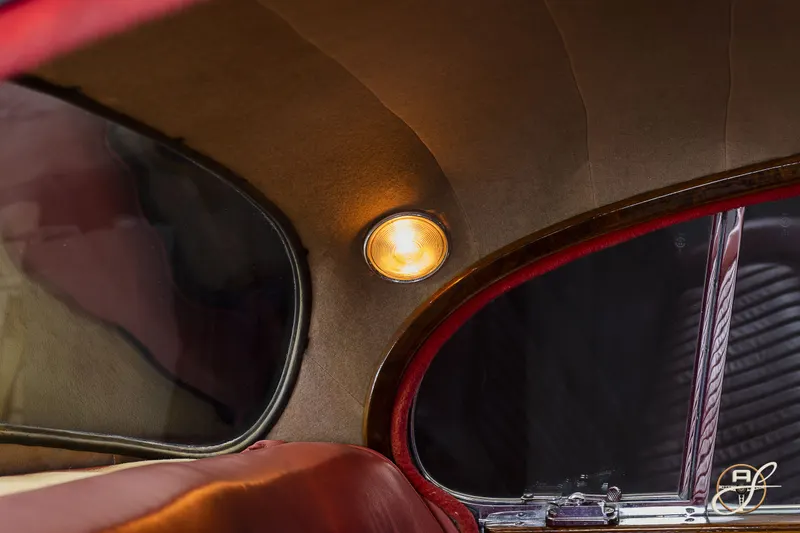 Jaguar MKII 11