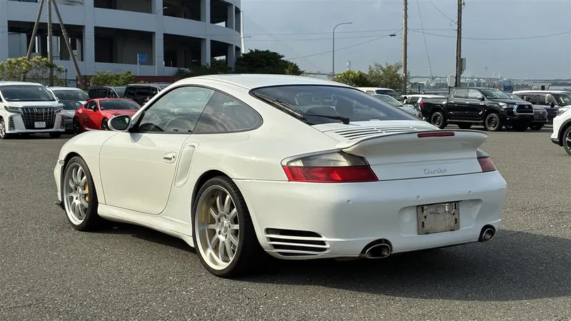 Porsche 911 / 996 Carrera Turbo 9