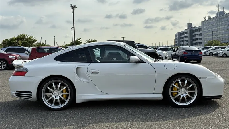 Porsche 911 / 996 Carrera Turbo 13