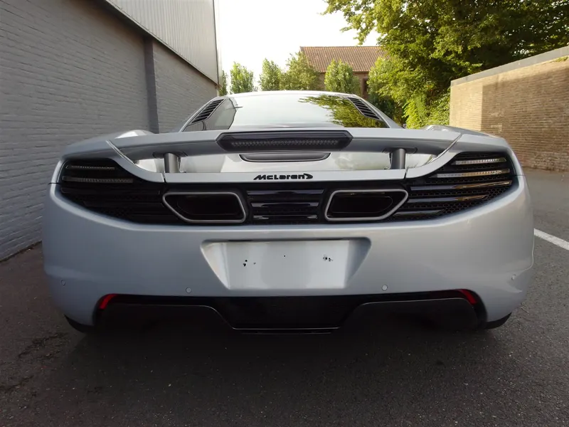 McLaren MP4-12C 12