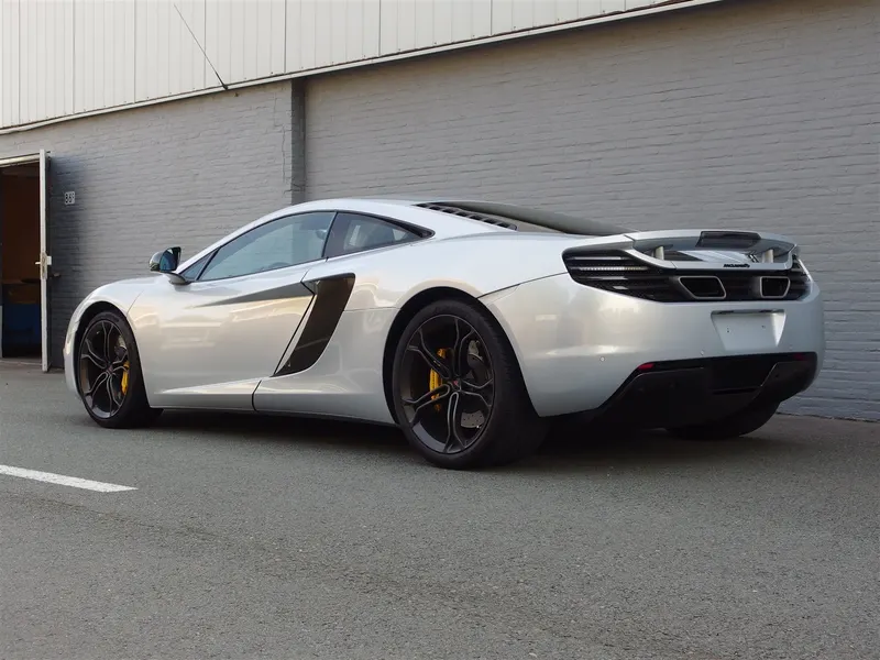 McLaren MP4-12C 6