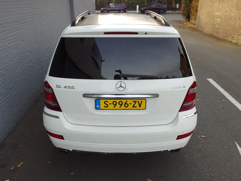 Mercedes-Benz GL450 12