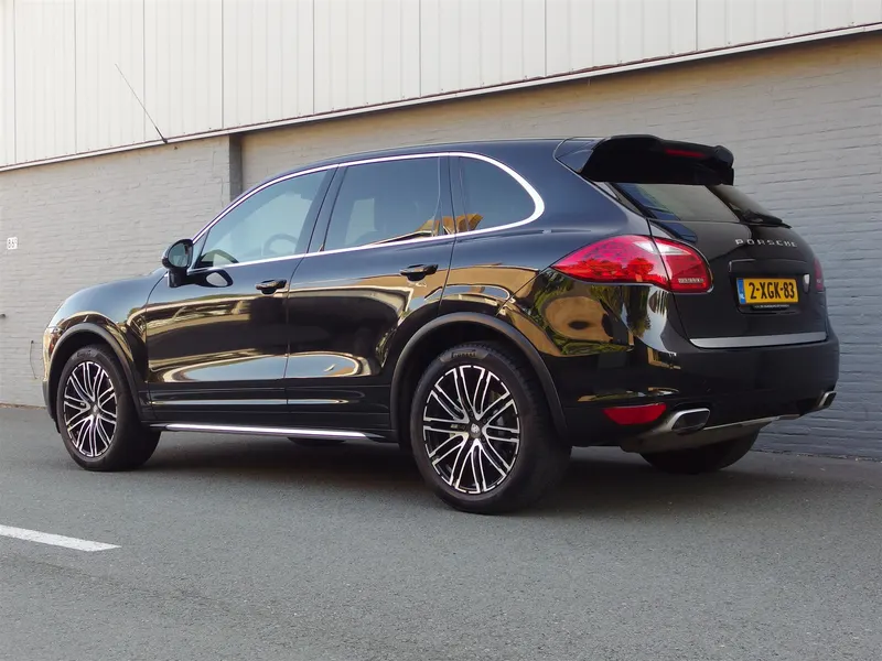 Porsche Cayenne S 4.2L V8 Diesel 10