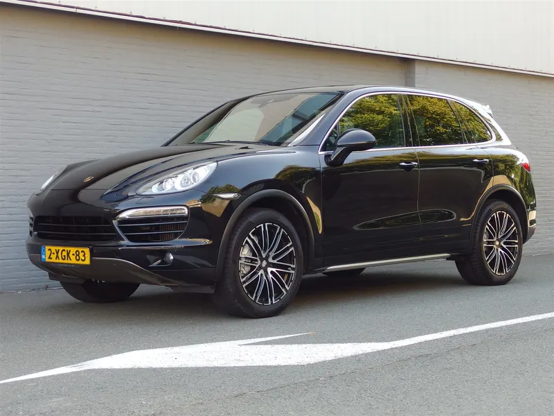 Porsche Cayenne S 4.2L V8 Diesel 2