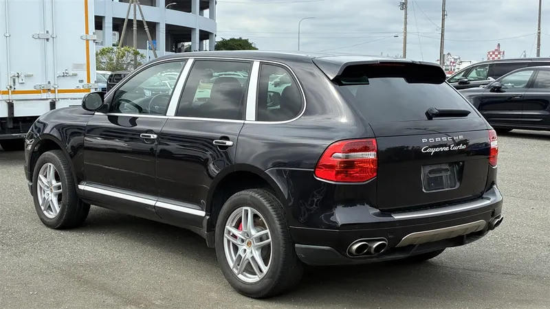 Porsche Cayenne Turbo 4.8L 8