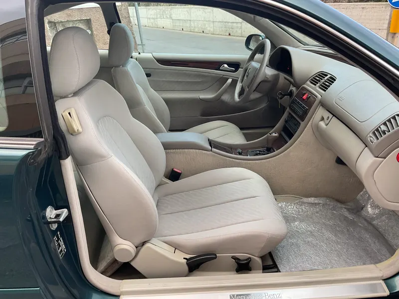 Mercedes-Benz CLK 200 12