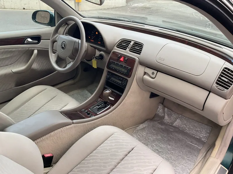 Mercedes-Benz CLK 200 13