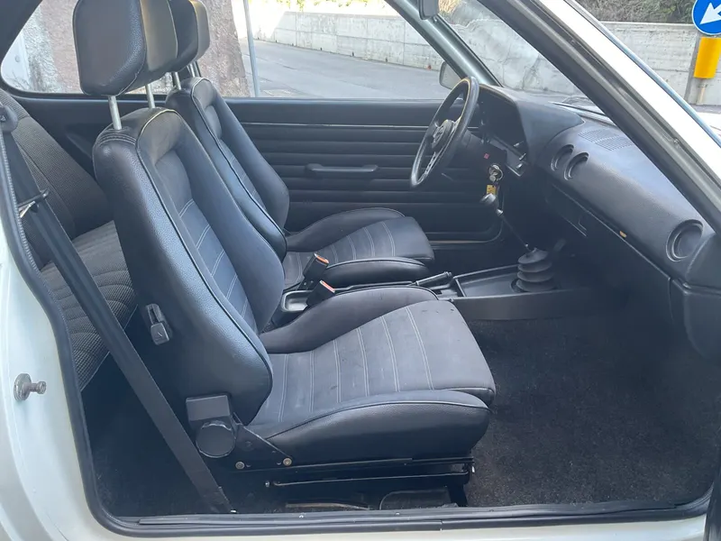Opel ASCONA 2.0E 11