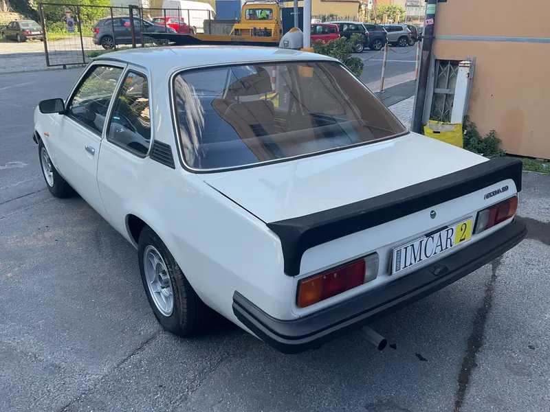 Opel ASCONA 2.0E 9