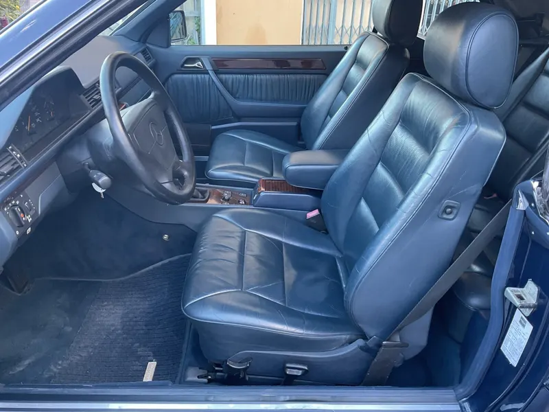 Mercedes-Benz E 200 CABRIOLET 12