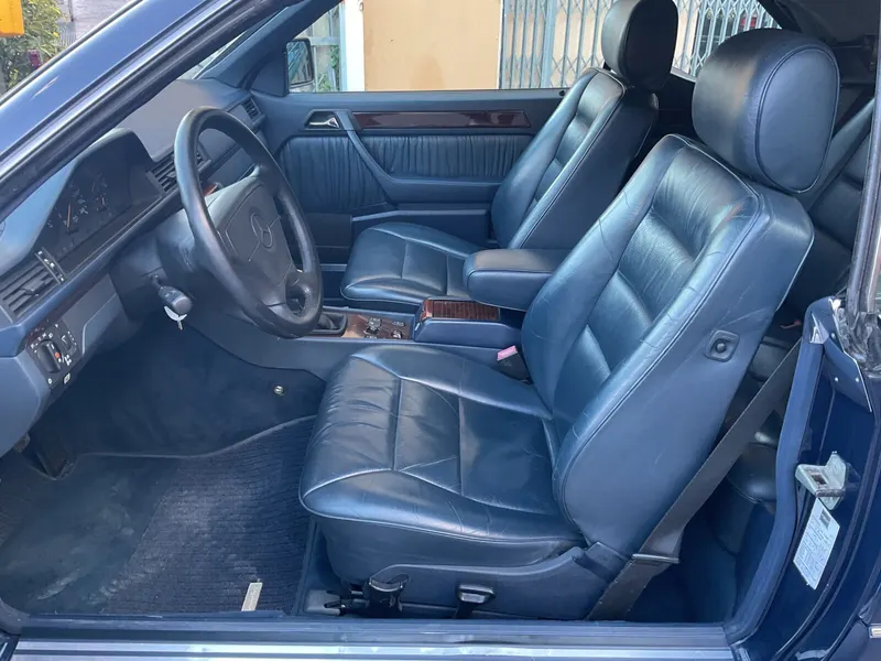 Mercedes-Benz E 200 CABRIOLET 13