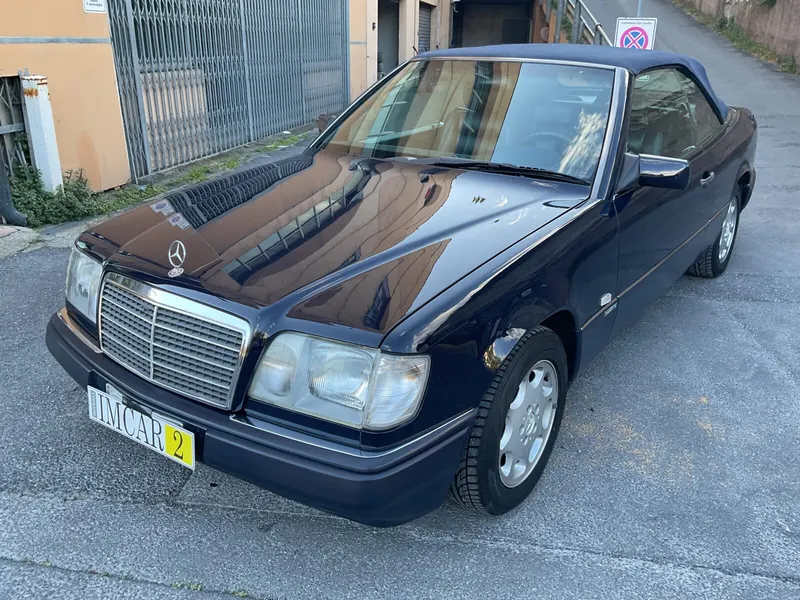 Mercedes-Benz E 200 CABRIOLET 2