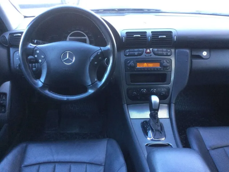 Mercedes-Benz C 32 AMG 10