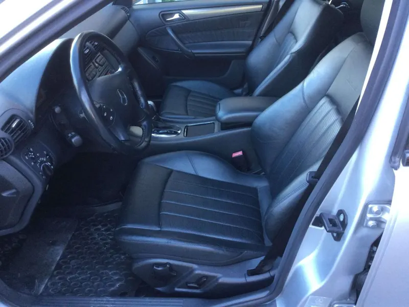 Mercedes-Benz C 32 AMG 7