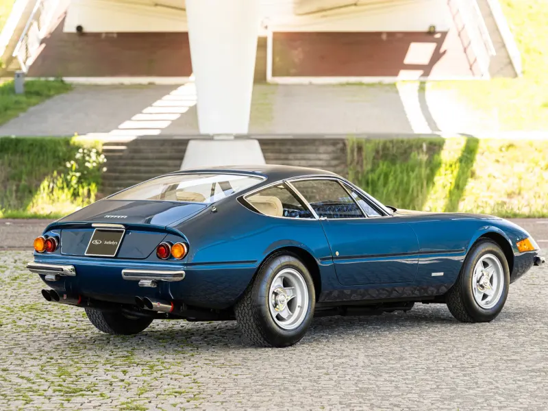 Ferrari 365 GTB/4 Daytona Berlinetta by Scaglietti 6