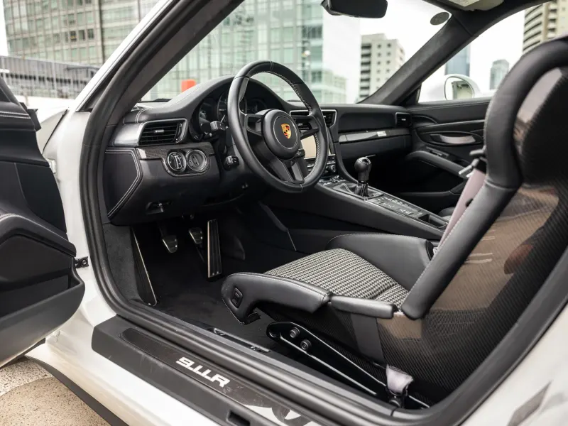 Porsche 911 R 12