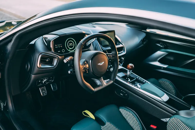 Aston Martin Valour 4