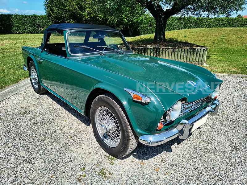 Triumph TR4 IRS Verde inglese 5