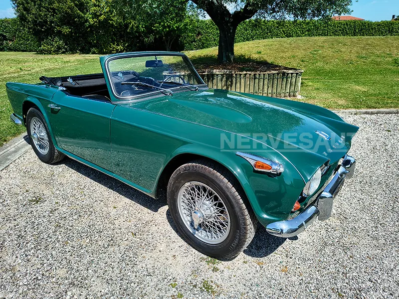 Triumph TR4 IRS Verde inglese 11