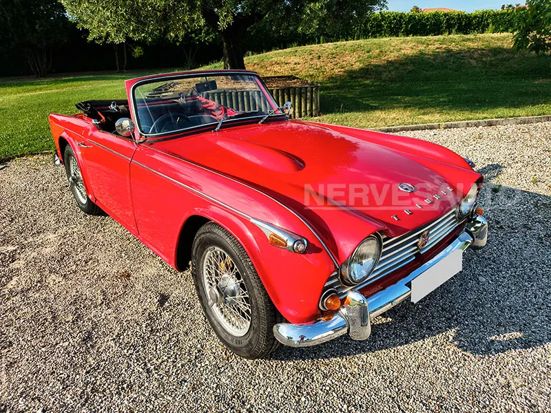 Triumph TR4A IRS Rosso Interni Pelle Nera 1966 Guida a 13