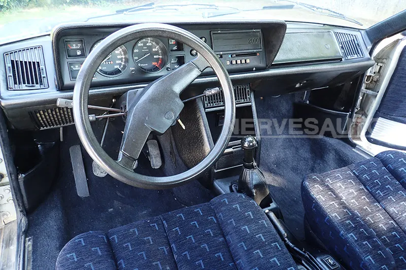 Lancia Gamma 2000 12