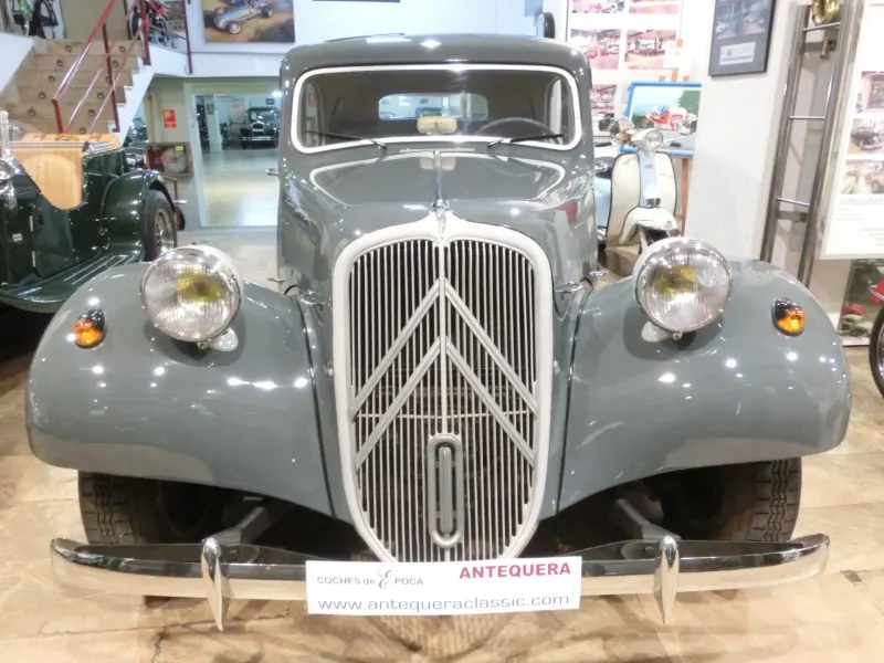 Citroën 11 B TRACTION AVANT 4