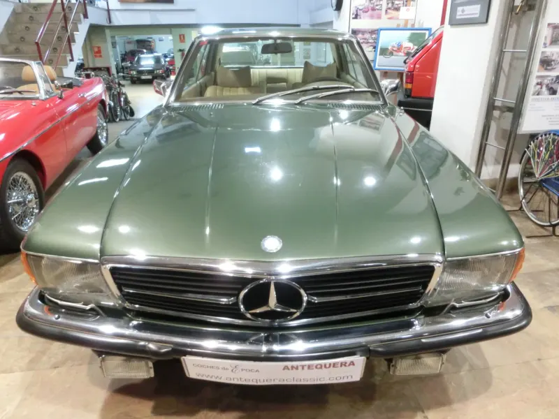 Mercedes-Benz 350 SLC C107 3