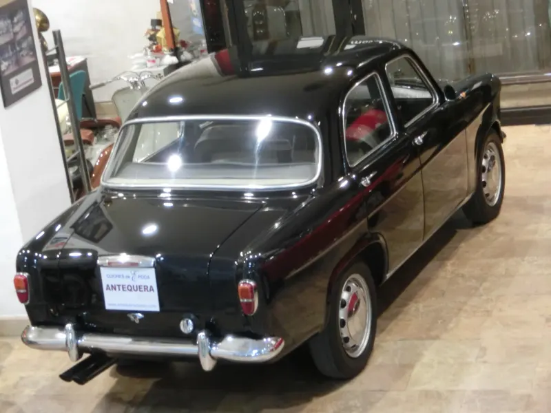 Alfa Romeo GIULIETTA 1300 BERLINA 12