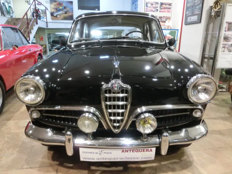 Alfa Romeo GIULIETTA 1300 BERLINA 3
