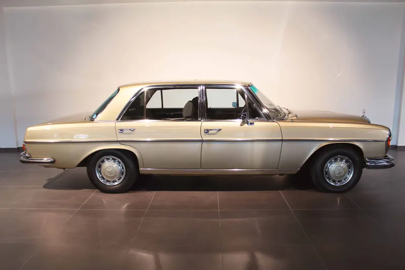 Mercedes-Benz 300 SEL 6.3 2