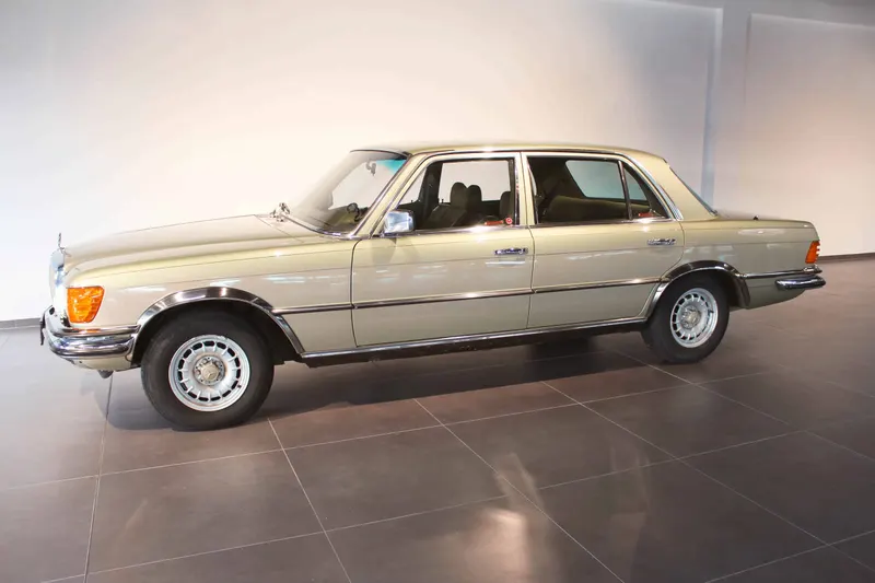 Mercedes-Benz 450 SEL 6.9 W116 3