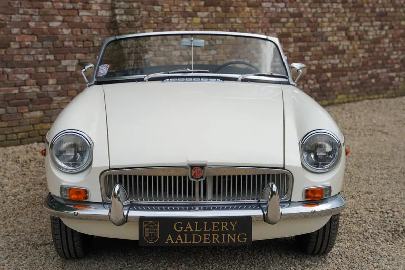 MG B MkI Roadster The steel-dash 5