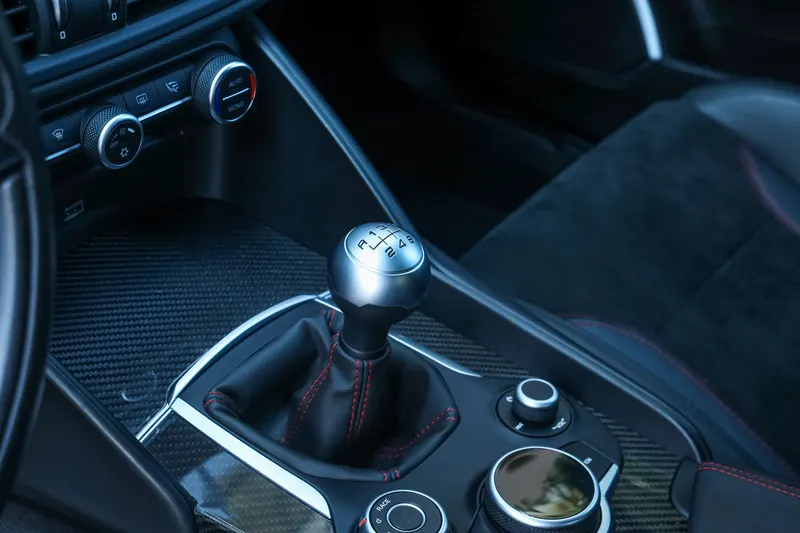 Alfa Romeo Giulia 2.9 V6 Quadrifoglio Performance Edition 12