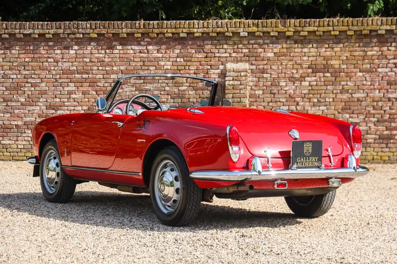 Alfa Romeo Giulia 1600 Spider "Restored and rebuilt" 2