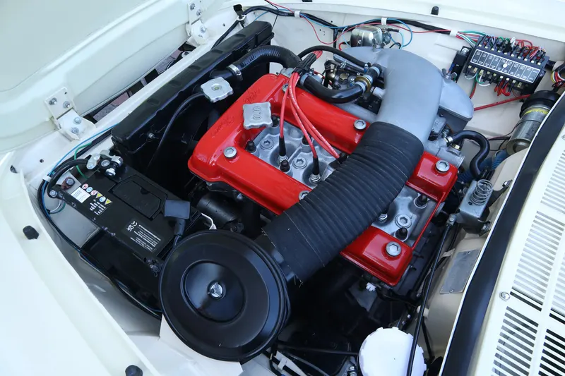 Alfa Romeo Spider Duetto 1600 4