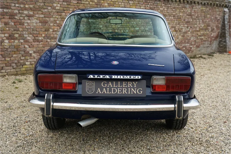 Alfa Romeo GTV 2000 Bertone Blu Ollandese over Naturale 6