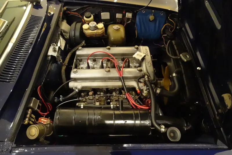 Alfa Romeo GTV 2000 Bertone Blu Ollandese over Naturale 4