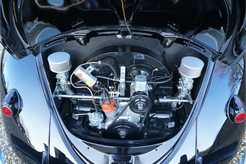 Volkswagen Beetle Oval-Window Restored to its original purity 4