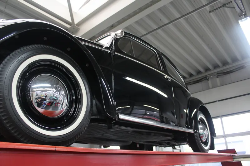 Volkswagen Beetle Oval-Window Restored to its original purity 8