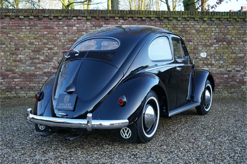 Volkswagen Beetle Oval-Window Restored to its original purity 2