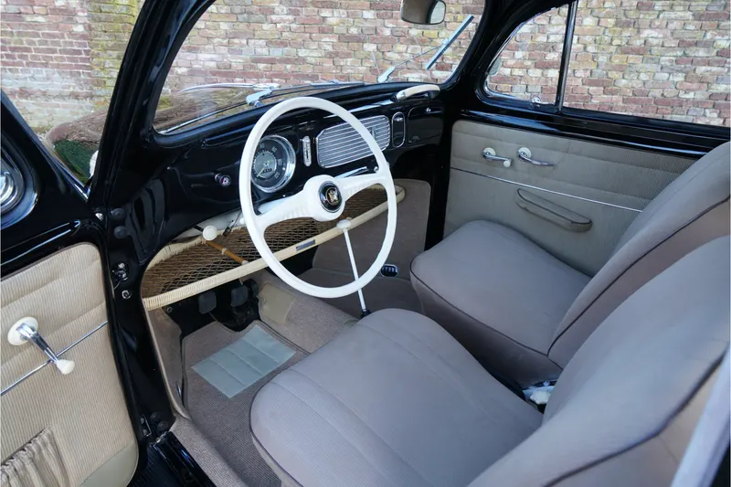 Volkswagen Beetle Oval-Window Restored to its original purity 3